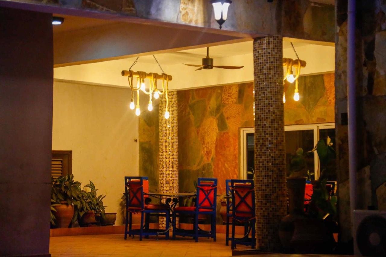 Midindi Hotel Accra Exterior photo
